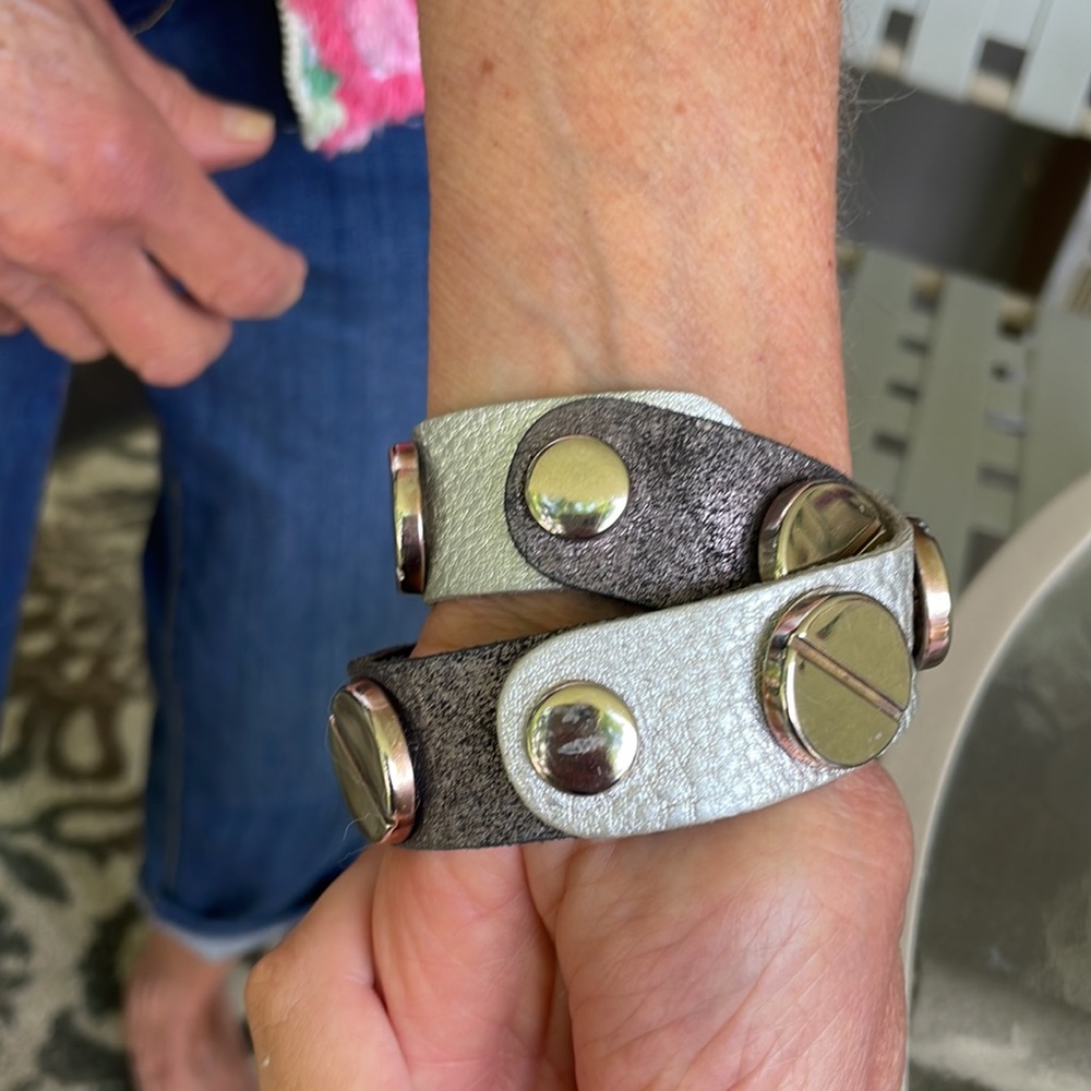 Bracelets - Picture 4 of 4